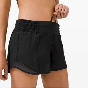 Lululemon Hotty Hot Short *High-Rise 2.5" (Black, Size 8)